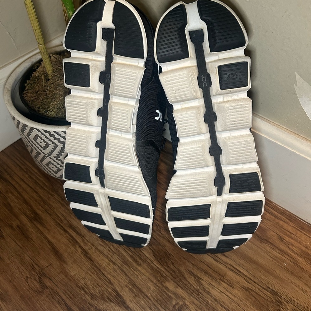 On Running Men's Charcoal Athletic Shoes - Picture 2 of 5